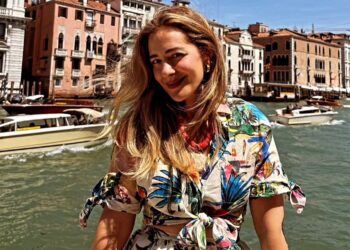 Τι απαντά για το viral video με τον πατέρα της