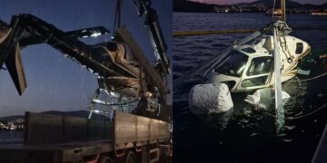 Βουλιαγμένη: Καρέ-καρέ η ανέλκυση του ελικοπτέρου από το Λιμενικό
