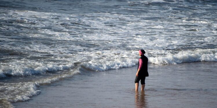 Συρία: Νέος “ενδυματολογικός κώδικας” για τις γυναίκες