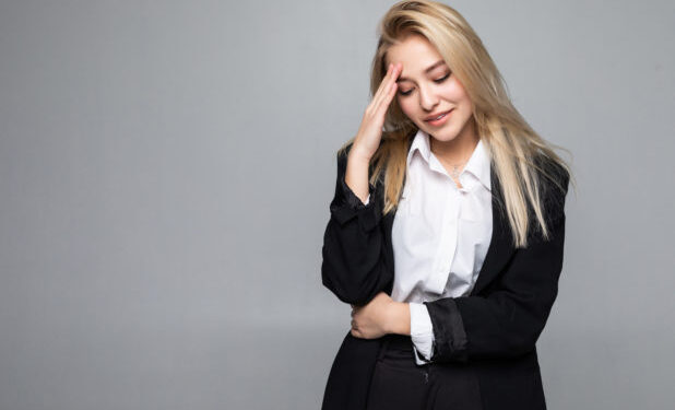 Οι γυναίκες που μεγάλωσαν με μια ψυχρή και απόμακρη μητέρα, συχνά διαθέτουν αυτά τα 8 χαρακτηριστικά χωρίς να το συνειδητοποιούν