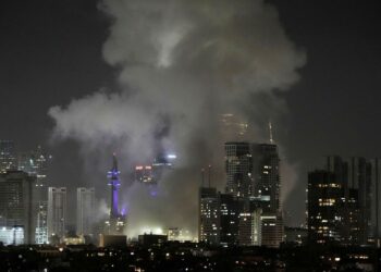 Το Ιράν ενεργοποιεί την αεράμυνα πάνω από την Τεχεράνη για να αναχαιτίσει έναν ακόμη γύρο ισραηλινών επιθέσεων