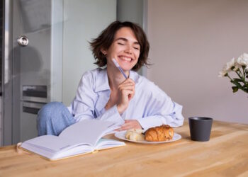 Γυναίκα έχασε 15 κιλά σε 4 μήνες αποκαλύπτει τις 10 συνήθειες που την βοήθησαν στην απώλεια βάρους – «Η πρωτεΐνη είναι απαραίτητη σε κάθε γεύμα»