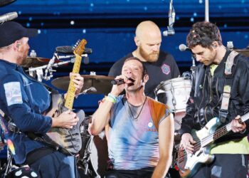 Επανακυκλοφορούν άλμπουμ σε βινύλιο από ανακυκλωμένα πλαστικά μπουκάλια