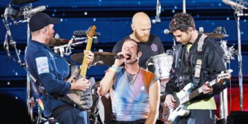 Επανακυκλοφορούν άλμπουμ σε βινύλιο από ανακυκλωμένα πλαστικά μπουκάλια