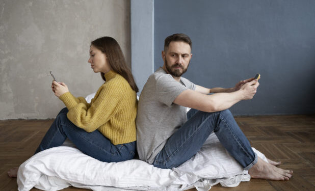 Τα 6 ανεπαίσθητα λάθη που καταστρέφουν ακόμη και τους ευτυχισμένους γάμους, σύμφωνα με ειδικούς