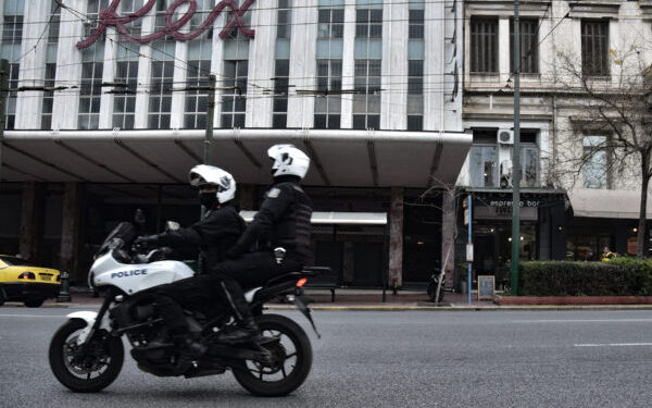 Σύλληψη 28χρονου για διακίνηση κάνναβης – Είχε κρύψει «σοκολάτα» κάτω από τη σέλα της μηχανής