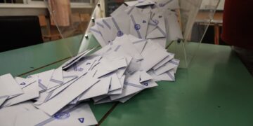 Η πολιτική εξαίρεση, οι αμείλικτοι αριθμοί και το πάθημα του Σαρκοζί