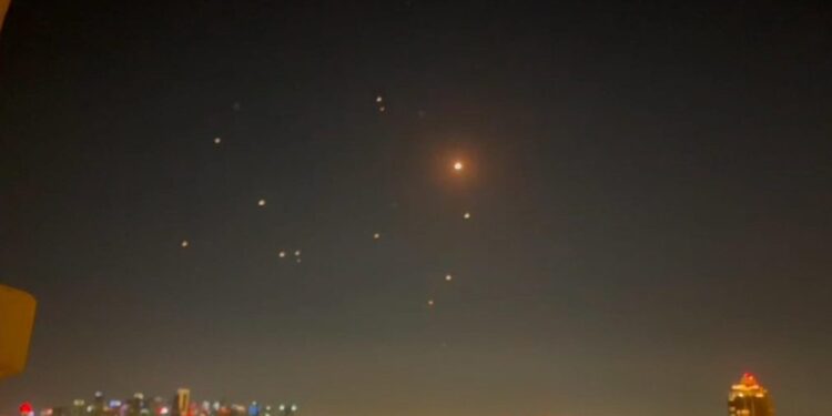 Κατάρ: Έχουμε το δικαίωμα να απαντήσουμε στο Ιράν μετά την επίθεση στη βάση των ΗΠΑ