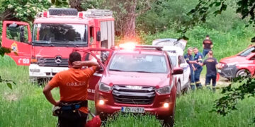 At the deepest point of the gorge was found the gym teacher who fell after being pushed by the bear in Frakto, Drama