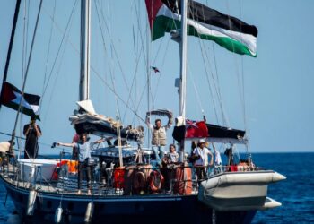 Στο αεροδρόμιο του Τελ Αβίβ οι ακτιβιστές από το ιστιοφόρο Madleen – Το Ισραήλ προχωρά σε απελάσεις