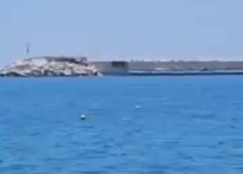 Η στιγμή της πτώσης του ελικοπτέρου στην Βουλιαγμένη