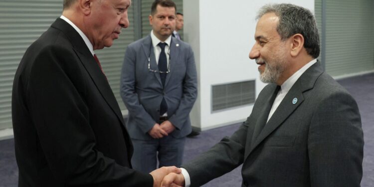 Ερντογάν σε Αραγτσί: Η επανέναρξη των συνομιλιών Ιράν