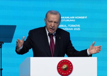 «Να αρθούν αμέσως και χωρίς καμία προϋπόθεση» τα εμπόδια για την συμμετοχή της Τουρκίας στην ευρωπαϊκή άμυνα