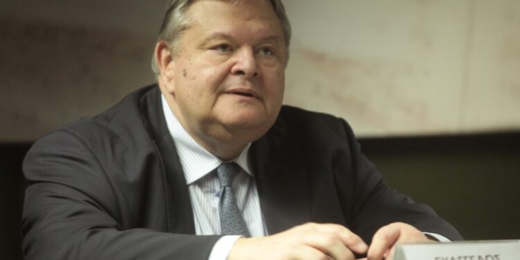 Δίκη για Novartis: «Πλήγμα στην Δημοκρατία και το κράτος Δικαίου η σκευωρία»