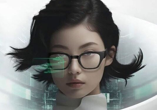 Έξυπνα γυαλιά προσφέρουν αυτόματη μετάφραση σε δεκάδες γλώσσες (βίντεο)