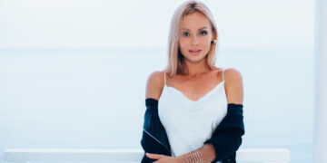 Έκανε μήνυση στον πατέρα της