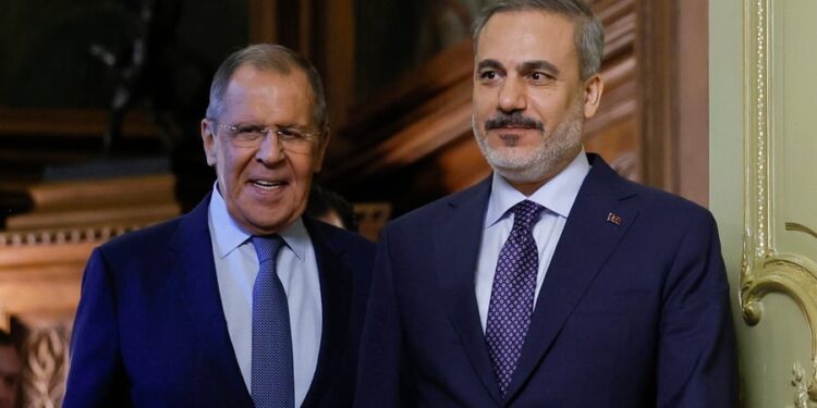 Επικοινωνία Φιντάν – Λαβρόφ με φόντο τη σύρραξη Ιράν