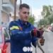 Sparta: They found a snake over a meter in their yard – A firefighter removed it, see video