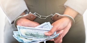 Συνελλήφθη 33χρονος αλλοδαπός που αφαίρεσε από Βρετανική τράπεζα πάνω απο ένα εκατ. λίρες