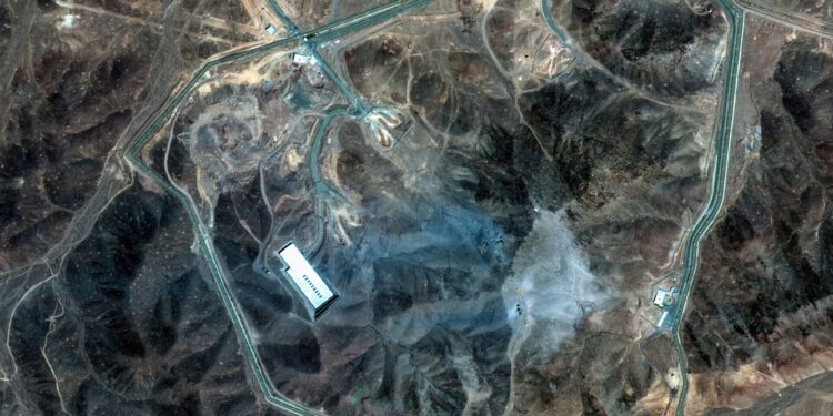 Πηγές λένε ότι τα αμερικανικά χτυπήματα στο Ιράν δεν κατέστρεψαν τις πυρηνικές εγκαταστάσεις