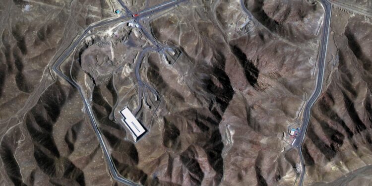 Δορυφορικές εικόνες δείχνουν ότι οι ΗΠΑ ίσως βομβάρδισαν απλά φρέατια εξαερισμού στο Φόρντο