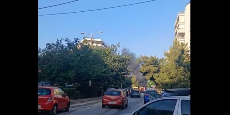 Φωτιά σε αυτοκίνητα στην Νέα Σμύρνη