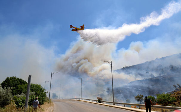 Φωτιά στην Χίο – Νέο μήνυμα από το 112 για εκκένωση της περιοχής Καρυές