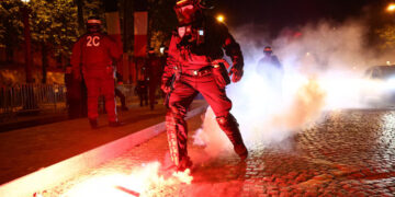 Γαλλία: Δεύτερος νεκρός στα επεισόδια μετά τη νίκη της Παρί Σεν Ζερμέν – Γυναίκα σε σκούτερ παρασύρθηκε από αυτοκίνητο