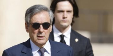 Σε 4ετή φυλάκιση με αναστολή καταδικάσθηκε ο πρώην Πρωθυπουργός, Φρανσουά Φιγιόν