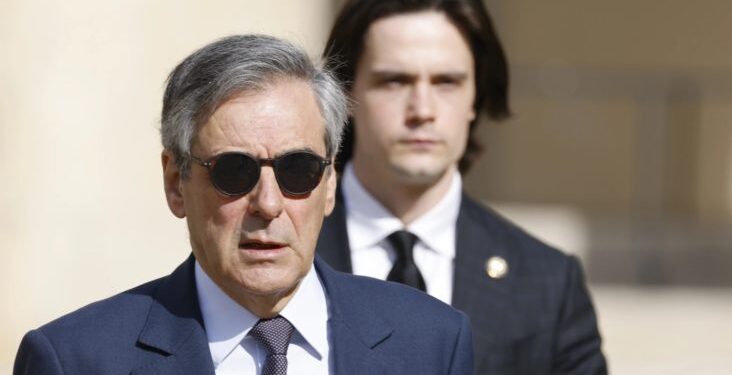 Σε 4ετή φυλάκιση με αναστολή καταδικάσθηκε ο πρώην Πρωθυπουργός, Φρανσουά Φιγιόν