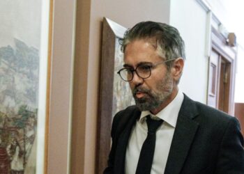 Δίκη Novartis – Φρουζής: «Πρόθυμα πιστόλια» μιας οργανωμένης επιχείρησης οι πρώην προστατευόμενοι μάρτυρες