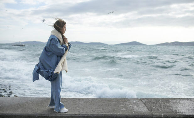 Οι ευτυχισμένοι άνθρωποι που γίνονται σταδιακά δυστυχισμένοι, συνήθως εμφανίζουν 7 συμπεριφορές χωρίς να το συνειδητοποιούν