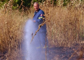 Υπό έλεγχο η φωτιά στο Κάτω Χαλάνδρι