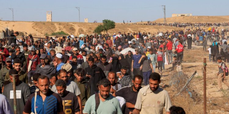 Δεκαεπτά νεκροί από ισραηλινά πυρά κοντά σε χώρο παροχής βοήθειας, σύμφωνα με υγειονομικούς αξιωματούχους