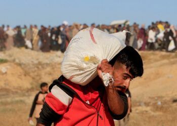 Το Ισραήλ ανακοίνωσε ότι 71 φορτηγά με ανθρωπιστική βοήθεια εισήλθαν στον θύλακα την Τρίτη