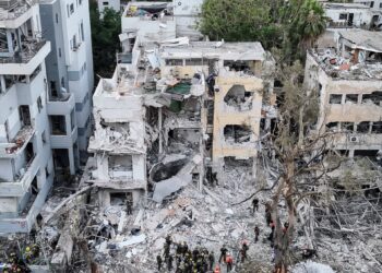 Εικόνες από την καταστροφή στο Ισραήλ κυκλοφορούν μεταξύ των κατοίκων στον παλαιστινιακό θύλακα