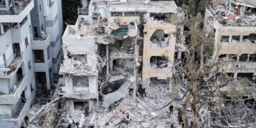 Εικόνες από την καταστροφή στο Ισραήλ κυκλοφορούν μεταξύ των κατοίκων στον παλαιστινιακό θύλακα