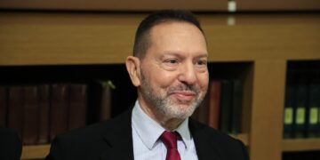 Γ. Στουρνάρας Να μετατραπεί το ευρώ σε αποθεματικό νόμισμα