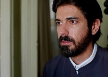 Η Χλόη δεν τολμά να πει την αλήθεια στον Πέτρο