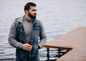 Η γυναίκα του ζήτησε διαζύγιο και ζήτησε από τον πρώην της να μετακομίσει στο σπίτι