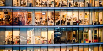 Η νέα τάση στην αγορά εργασίας προαπαιτεί καλές σχέσεις με τους πρώην εργοδότες