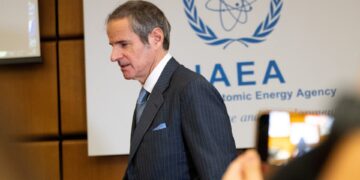 Ο επικεφαλής του ΙΑΕΑ προτείνει συνάντηση με τον Ιρανό υπουργό Εξωτερικών