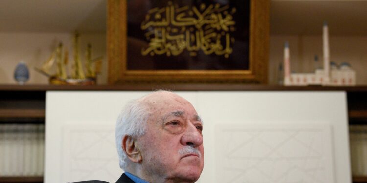 Εκατοντάδες «γκιουλενιστές» συνέλαβαν οι αρχές