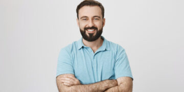 Αναρωτιέται αν πρέπει να συγχωρήσει τον πεθερό του και να κάνει το χατίρι στην γυναίκα του