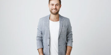 Δεν θέλει τα παιδιά του να έχουν σχέση με την πεθερά του