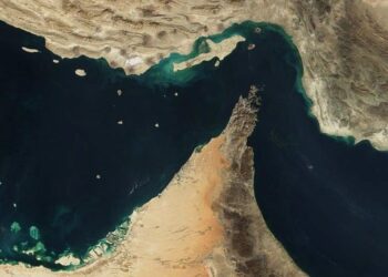 Ιράν: Τι σημαίνει η απόφαση του κοινοβουλίου για κλείσιμο των Στενών του Ορμούζ