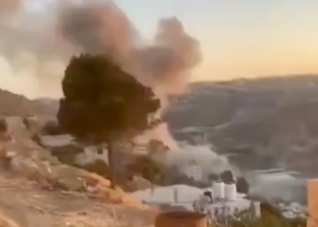 Οι Χούθι δηλώνουν ότι στοχοθέτησαν το Ισραήλ με βαλλιστικούς πυραύλους σε συντονισμό με το Ιράν