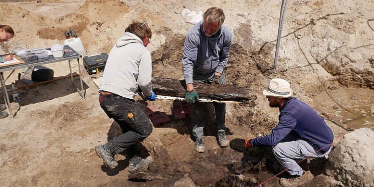 Ανακαλύφθηκε μυστηριώδης ρωμαϊκή ταφή 1.600 ετών