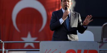 Ποινή φυλάκισης 7 ετών και στέρηση πολιτικών δικαιωμάτων ζητεί ο εισαγγελέας για τον Ιμάμογλου