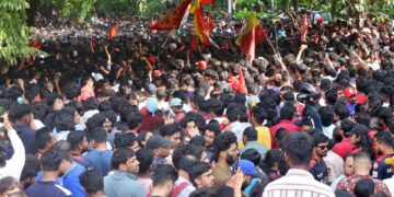 Έξι νεκροί μετά από χάος που προκλήθηκε έξω από γήπεδο κρίκετ